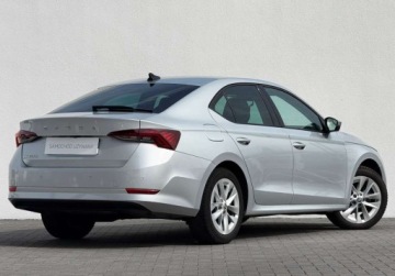 Skoda Octavia IV Liftback 1.5 TSI EVO 150KM 2022 Skoda Octavia Reflektory LED Kamera Keyless Lane Assist Salon PL FVAT, zdjęcie 1