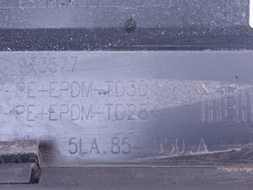 LIŠTA DVEŘE PRAVÁ ZADNÍ SKODA ENYAQ PRAVÝ 5LA