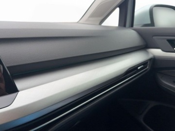 Volkswagen Golf VIII Variant 1.5 eTSI 130KM 2023 Volkswagen Golf 1.5 eTSI FV 23 Gwarancja 1.5 Benzyna 129KM, zdjęcie 27