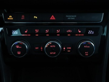 Seat Leon III Hatchback Facelifting 1.4 TSI 125KM 2017 Seat Leon FR navi grzane fotele PDC climatronic, zdjęcie 26