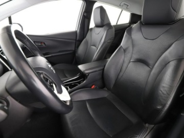 Toyota Prius IV Hatchback 1.8 Hybrid 122KM 2019 Toyota Prius FV23% Executive PHEV skóra grzane, zdjęcie 12