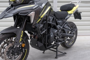 Пороги безопасности Benelli TRK 702 702X черные чехлы Yakk EXP Motopasja