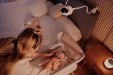 ВРАЩАЮЩАЯСЯ на 360° электронная няня Lionelo Babyline 8.3 + держатель FlexiGrip