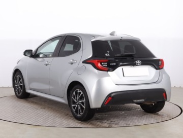 Toyota Yaris IV Hatchback 1.5 Dynamic Force 125KM 2023 Toyota Yaris 1.5 VVT-i, Salon Polska, zdjęcie 3