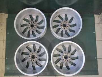 4 RÁFKY HLINÍK POUŽITÁ AUDI 8X18 5/112 ET26 66,6 MM 4K8 601 025A