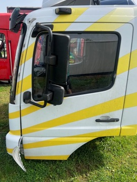 MERCEDES ATEGO II DRZWI LEWE KOMPLETNE