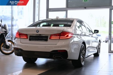 BMW Seria 5 G30-G31 Limuzyna 540i 340KM 2019 BMW Seria 5 540i xDriveFV23LED Fog LightsM Pakiet Sportowy 3.0 Benzyna, zdjęcie 19