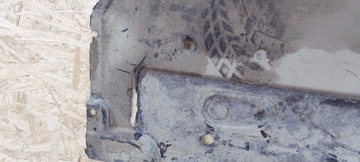 КРЫШКА ШАССИ ПРАВАЯ AUDI A6 C6 4F0825208H *4*