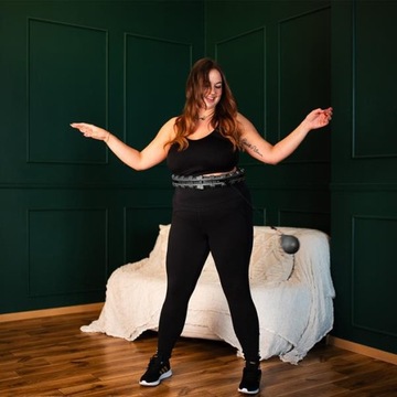HHW12 PLUS SIZE HULA HOP ЧЕРНЫЙ С ОРЕХАМИ И ГРУППОЙ HMS