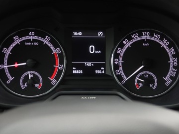 Skoda Octavia III Liftback Facelifting 1.5 TSI ACT 150KM 2019 Skoda Octavia 1.5 TSI, Salon Polska, Serwis ASO, zdjęcie 10