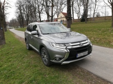 Mitsubishi Outlander III SUV Facelifting 2015 2.0 MIVEC 150KM 2016 Mitsubishi Outlander III 2.0 Intense+//4WD//Aut.//LPG//7-os