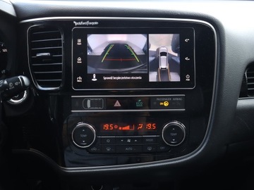 Mitsubishi Outlander III 2019 Mitsubishi Outlander 2.4 PHEV, Serwis ASO, 4X4, zdjęcie 18