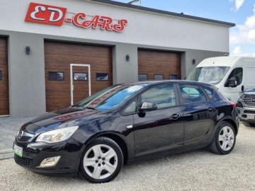 Opel Astra J Hatchback 5d 1.6 Twinport ECOTEC 115KM 2011 Opel Astra Sliczna 1.6 b Doinwestowana Bezwypadkowa Zarejestrowana Gwaranc