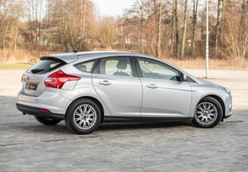Ford Focus III Kombi 1.6 Duratorq TDCi DPF 115KM 2011 Ford Focus 1.6TDCI 116KM Navi Climatron ALu Pdc Serwis Gwarancjia 1.6, zdjęcie 13