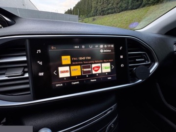 Peugeot 308 II SW Facelifting 1.2 PureTech 130KM 2018 Peugeot 308 1.2 130KM e-THP Stop &amp; Start Allure 2018r, zdjęcie 24