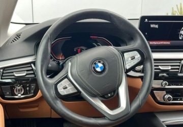 BMW Seria 5 G30-G31 Touring Facelifting 2.0 520d 190KM 2023 BMW Seria 5 xDrive Skora Automat Virtual Navi PDC Led FV23, zdjęcie 10