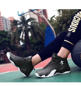 Высокий студент, баскетбольная обувь, размер 45.