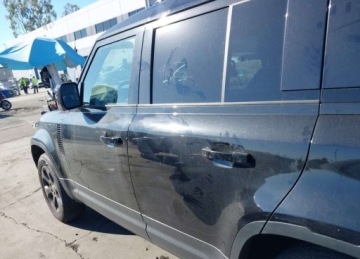 Land Rover Defender IV (L663) 2025 Land Rover Defender 110 P300, od ubezpieczalni 2.0 Benzyna 296KM, zdjęcie 4