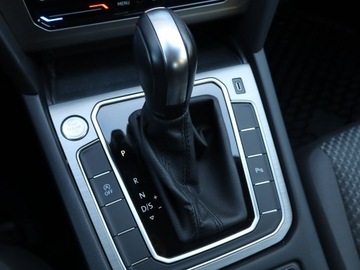 Volkswagen Passat B8 Limousine Facelifting 2.0 TDI SCR 150KM 2021 VW Passat 2.0 TDI, Salon Polska, 1. Właściciel, zdjęcie 12