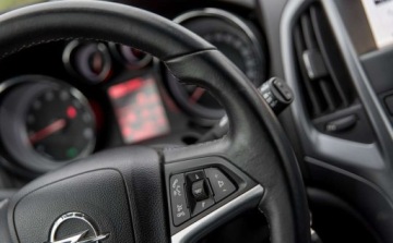 Opel Astra J GTC 1.4 Turbo ECOTEC 120KM 2015 Opel Astra Opel Astra 1.4 Benzyna 120KM, zdjęcie 39