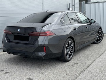 BMW Seria 5 G90-91 Touring 2.0 520d 197KM 2025 BMW Seria 5 520d xDrive Sport Sedan 2.0 (197KM) 2025, zdjęcie 2