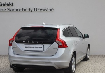 Volvo V60 I Kombi Facelifting 2.0 D3 DRIVE-E 150KM 2016 Volvo V60 2.0 150KM SUMMUM 2 Wlasciciel Serwisowany 2.0 Diesel 150KM, zdjęcie 4