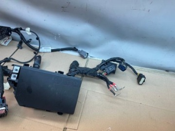 КАБЕЛИ БЛОКА ПРЕДОХРАНИТЕЛЕЙ VOLVO XC40 32331863