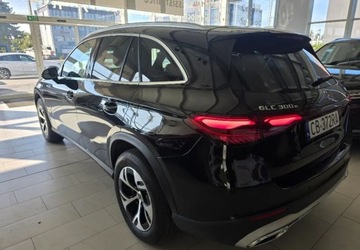 Mercedes GLC C254/X254 2023 Mercedes-Benz GLC Salon Polska Aut 9G 4x4 5L gwarancji 313KM Hybryda PlugIN, zdjęcie 8