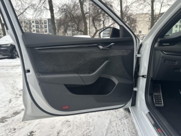 Skoda Octavia IV Kombi 2.0 TDI SCR 200KM 2022 Skoda Octavia VRS 2.0 TDI 200KM 4x4 Head-Up Matrix, zdjęcie 9