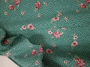Zielona sukienka w kwiatki kropki cold shoulders