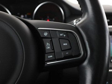 Jaguar E-Pace SUV 2.0 i4D 180KM 2018 Jaguar F-PACE 2.0d Automat S AWD Panorama, zdjęcie 30
