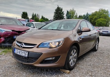Opel Astra J Sedan 1.6 Twinport ECOTEC 115KM 2016 Opel Astra 2016r, Salonowa. 1.6 LPG. Uszkodzony prawy bok. Jezdzi. 1.6, zdjęcie 1