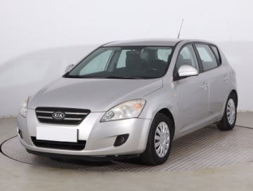 Kia Ceed I Hatchback 1.4 109KM 2009 Kia Ceed 1.4 CVVT, Klima, Tempomat, zdjęcie 1