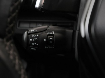 Peugeot 3008 II Crossover 1.2 PureTech 130KM 2018 Peugeot 3008 automat panorama full LED jasne, zdjęcie 37