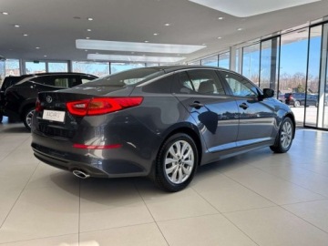 Kia Optima I Sedan Facelifting 1.7 VGT CRDi 136KM 2014 Kia Optima 1.7 CRDi L Kamera cofania Podgrzewane fotele Czujniki parkow, zdjęcie 3