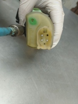 BMW E90 E60 OHŘÍVAČ PALIVA 3 PIN 8572519