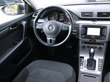Volkswagen Passat B7 Limousine 2.0 TDI CR DPF BlueMotion 140KM 2014 VW Passat 2.0 TDI, Salon Polska, Serwis ASO, zdjęcie 6