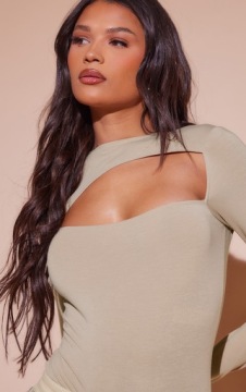 БОДИ PRETTYLITTLETHING С ВЫРЕЗОМ И ДЛИННЫМИ РУКАВАМИ, размер 44 G021103