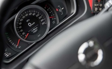 Volvo V40 II Hatchback 2.0 T2 DRIVE-E 122KM 2016 Volvo V40 Volvo V40 T2 Drive-E Kinetic 2.0 Benzyna 122KM, zdjęcie 23