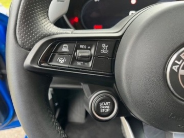 Alfa Romeo Giulia II Sedan Facelifting 2023 2.0 GME Turbo 280KM 2025 ALFA ROMEO Giulia Turbo Veloce Q4 Sedan 2.0 (280KM) 2025, zdjęcie 8