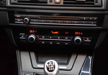 BMW Seria 5 F10-F11 Touring 520d 184KM 2011 BMW Seria 5 Kombi_Panoramiczny dach_Nawigacja_Podgrzewane fotele 2.0 Diesel, zdjęcie 20