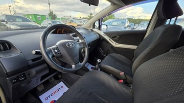 Toyota Yaris II Hatchback 5d 1.33 Dual VVT-i 101KM 2010 Toyota Yaris klima, zdjęcie 11