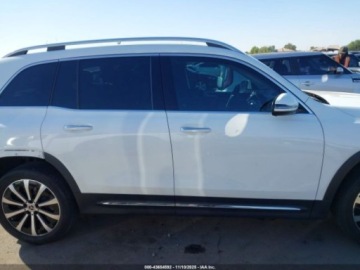 Mercedes GLB 2021 Mercedes-Benz GLB 2021 Mercedes-Benz GLB 250 SUV 2.0 Benzyna 221KM, zdjęcie 7