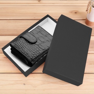 Большая, элегантная, черная прямоугольная подарочная коробка для кошелька.