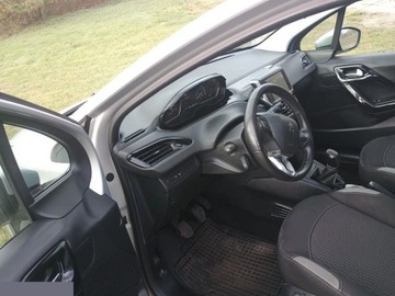 Peugeot 208 I Hatchback 5d Facelifting 1.6 BlueHDi 100KM 2016 Peugeot 208 Blue-HDi 100 Stop/Start Allure 99KM 2016r bezwypadkowy, zdjęcie 8