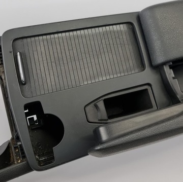 ПОДЛОКОТНИК ЦЕНТРАЛЬНОГО ТУННЕЛЯ MERCEDES W204 EUROPA