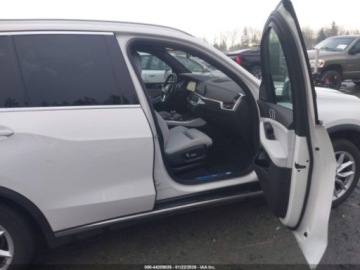 BMW X5 G05 2023 BMW X5 Phev xDrive45e 2023 3.0 Hybryda 282KM, zdjęcie 9