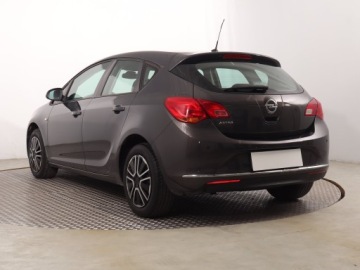 Opel Astra J Hatchback 5d Facelifting 1.6 Twinport ECOTEC 115KM 2014 Opel Astra 1.6 16V, Salon Polska, GAZ, Klima, zdjęcie 3