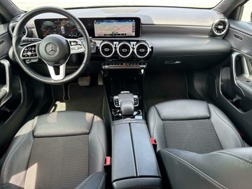 Mercedes Klasa A W177/V177 Hatchback 2.0 250 224KM 2018 Mercedes-Benz A 250 250 Pakiet Progressive - Salon, zdjęcie 17