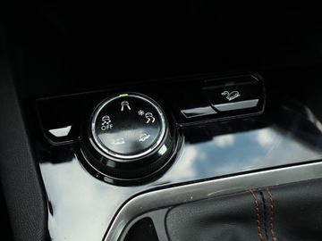 Peugeot 3008 II Crossover 1.2 PureTech 130KM 2019 Peugeot 3008 1.2 PureTech, Salon Polska, zdjęcie 16